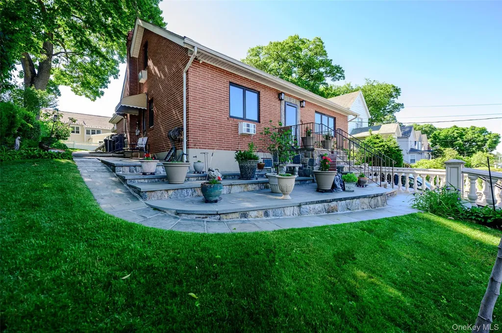 84 Ridgewood Avenue Yonkers NY 10704