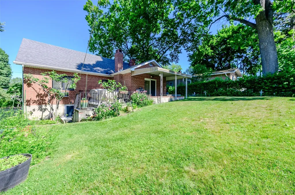 84 Ridgewood Avenue Yonkers NY 10704