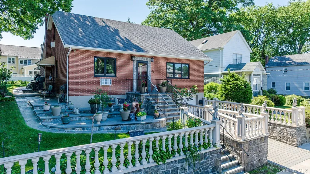 84 Ridgewood Avenue Yonkers NY 10704
