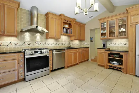 185 N Lincoln Street Pearl River NY 10965