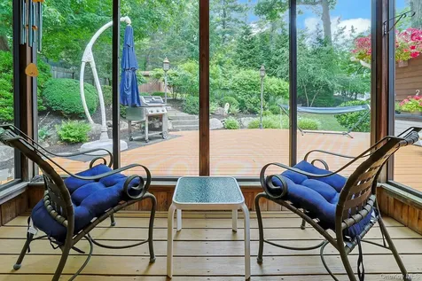 185 N Lincoln Street Pearl River NY 10965