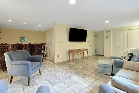 185 N Lincoln Street Pearl River NY 10965