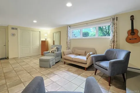 185 N Lincoln Street Pearl River NY 10965