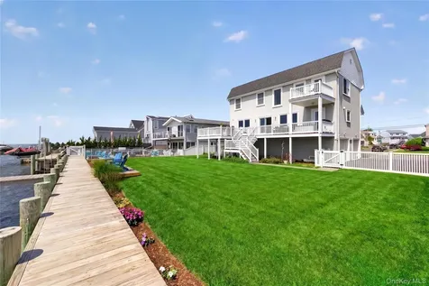 30 Milton Road Babylon NY 11702