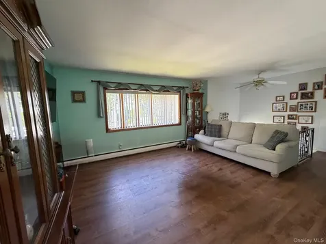 35 Grand Boulevard Massapequa Park NY 11762