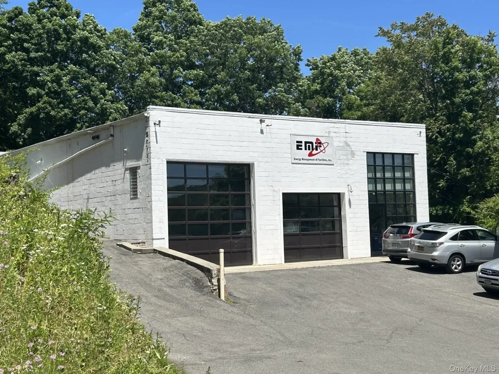 581 N State Road Briarcliff Manor NY 10510
