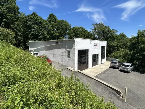 581 N State Road Briarcliff Manor NY 10510