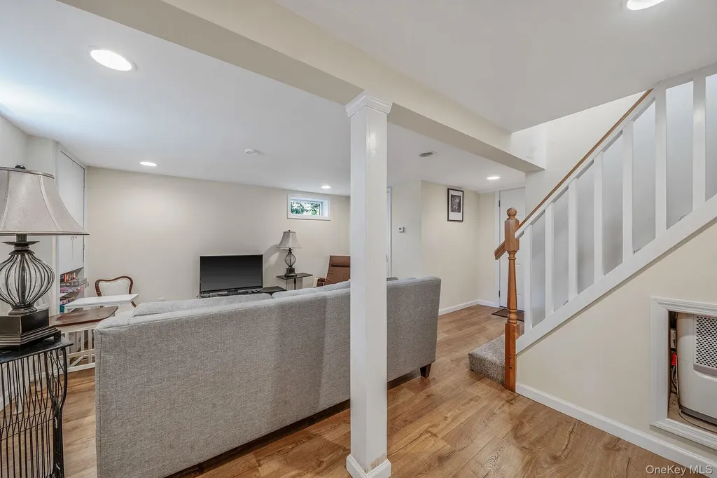 24 Locust Road Wading River NY 11792