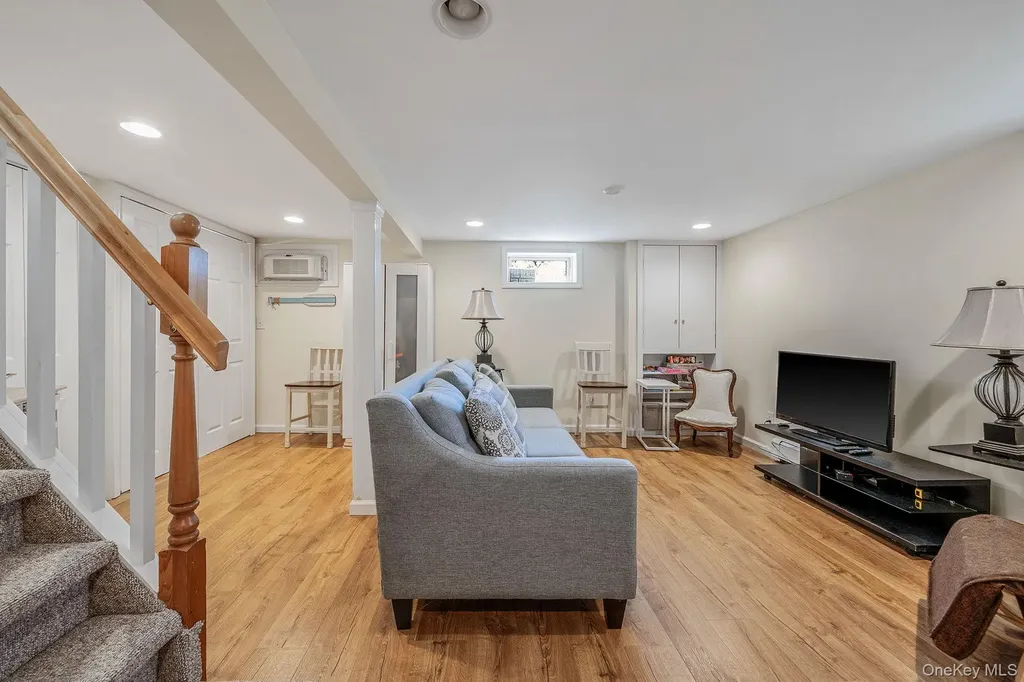24 Locust Road Wading River NY 11792