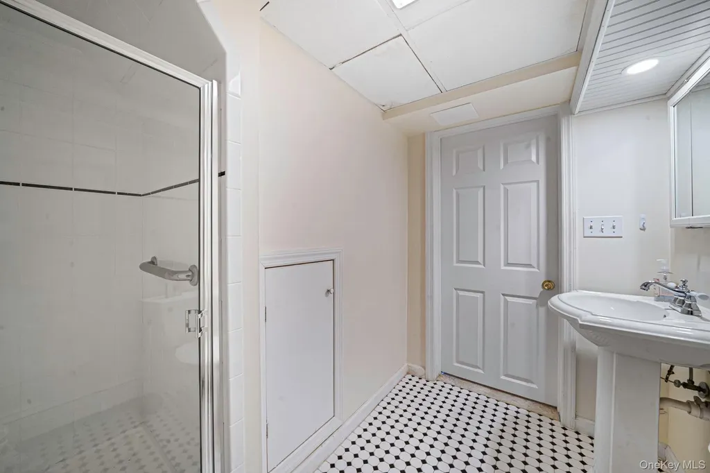 24 Locust Road Wading River NY 11792