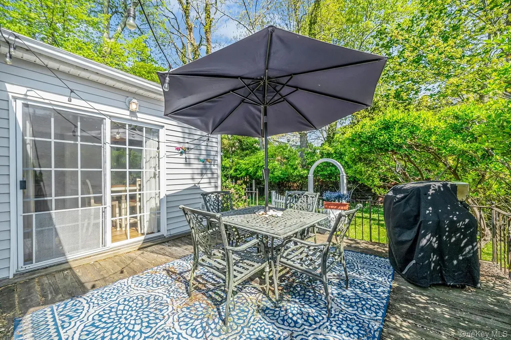 24 Locust Road Wading River NY 11792