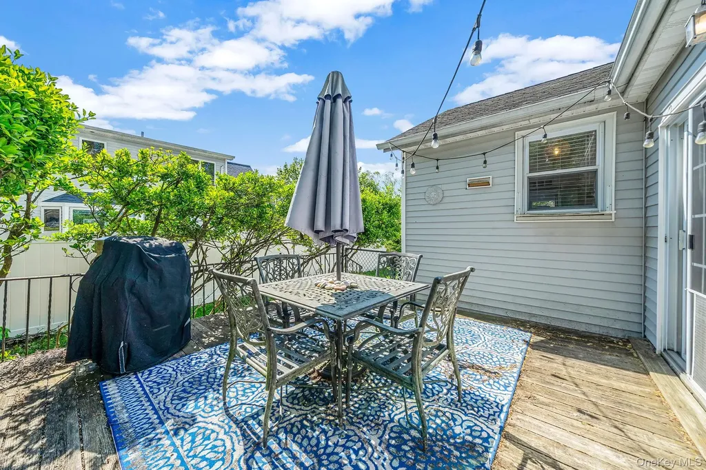 24 Locust Road Wading River NY 11792