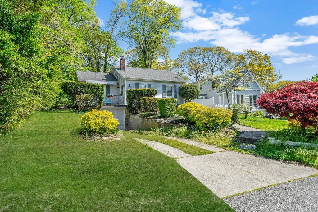 24 Locust Road Wading River NY 11792