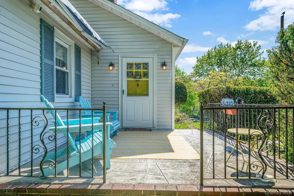 24 Locust Road Wading River NY 11792
