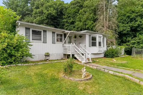 2296 Crompond Road Cortlandt Manor NY 10567