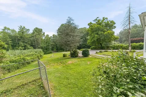 2296 Crompond Road Cortlandt Manor NY 10567