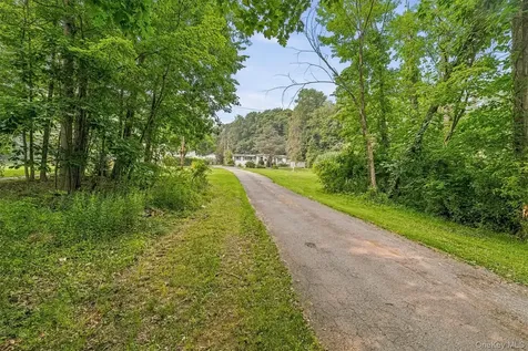 2296 Crompond Road Cortlandt Manor NY 10567