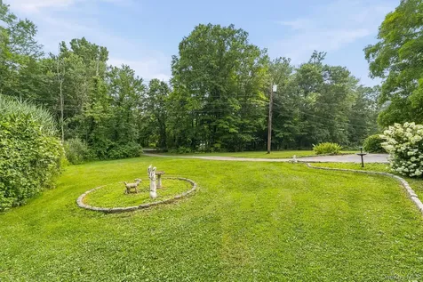 2296 Crompond Road Cortlandt Manor NY 10567
