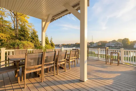 20 Penny Lane Hampton Bays NY 11946