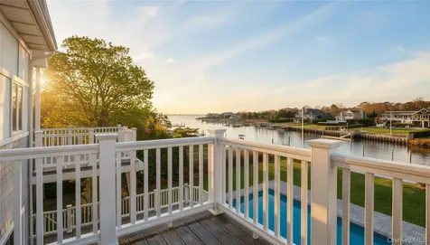 20 Penny Lane Hampton Bays NY 11946