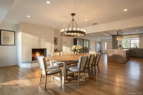 20 Penny Lane Hampton Bays NY 11946