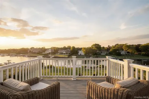 20 Penny Lane Hampton Bays NY 11946