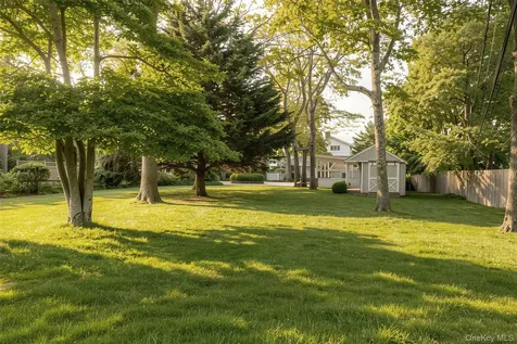 20 Penny Lane Hampton Bays NY 11946