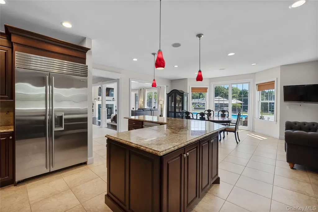 65 W Bayberry Road Islip NY 11751