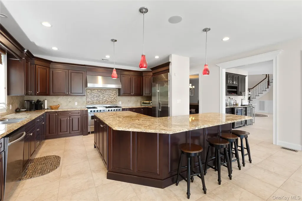 65 W Bayberry Road Islip NY 11751