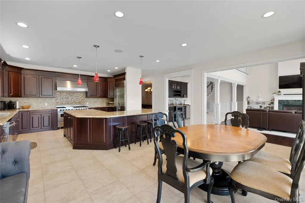 65 W Bayberry Road Islip NY 11751