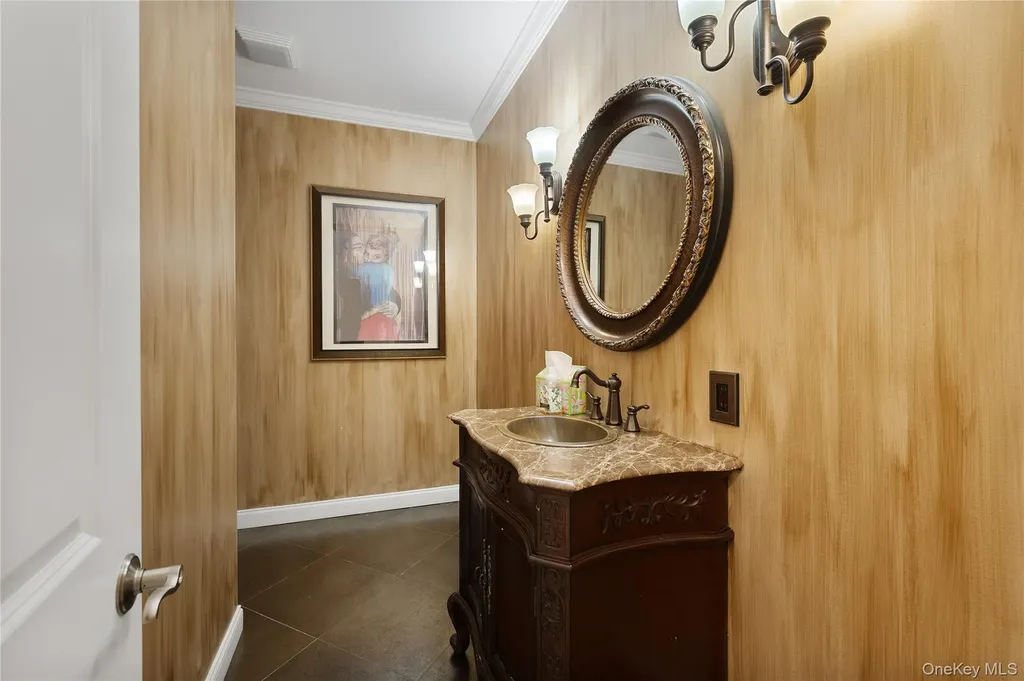 65 W Bayberry Road Islip NY 11751