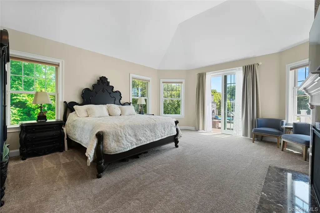 65 W Bayberry Road Islip NY 11751