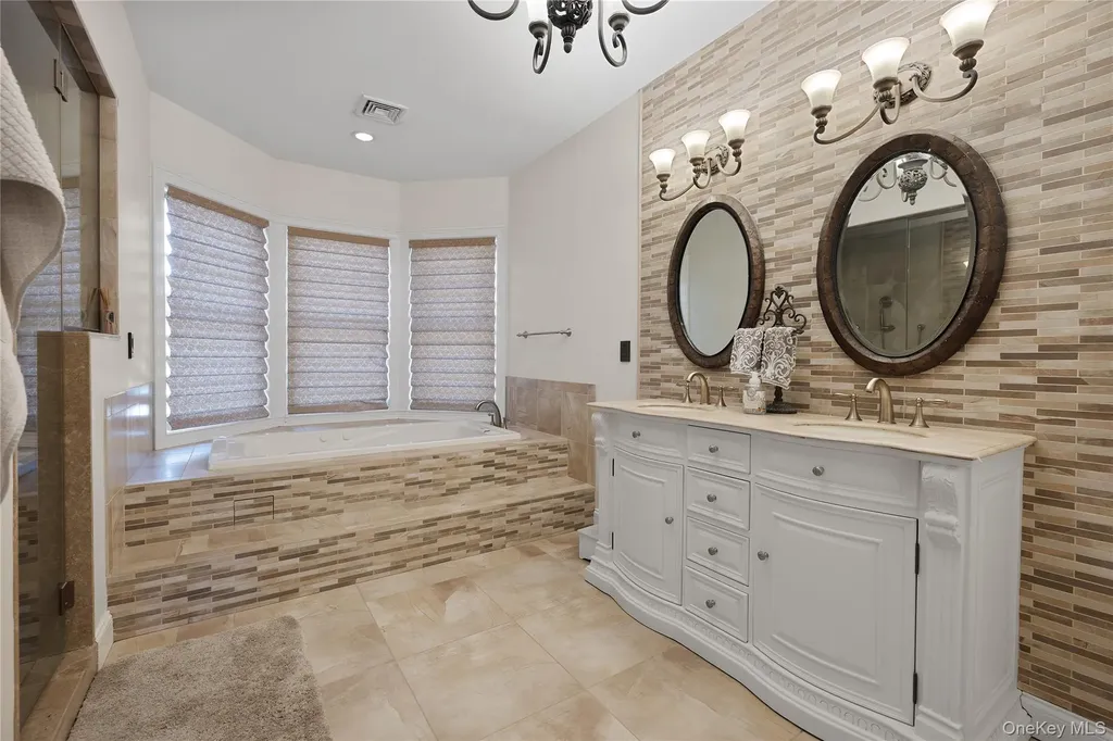 65 W Bayberry Road Islip NY 11751
