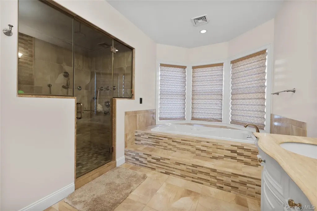 65 W Bayberry Road Islip NY 11751
