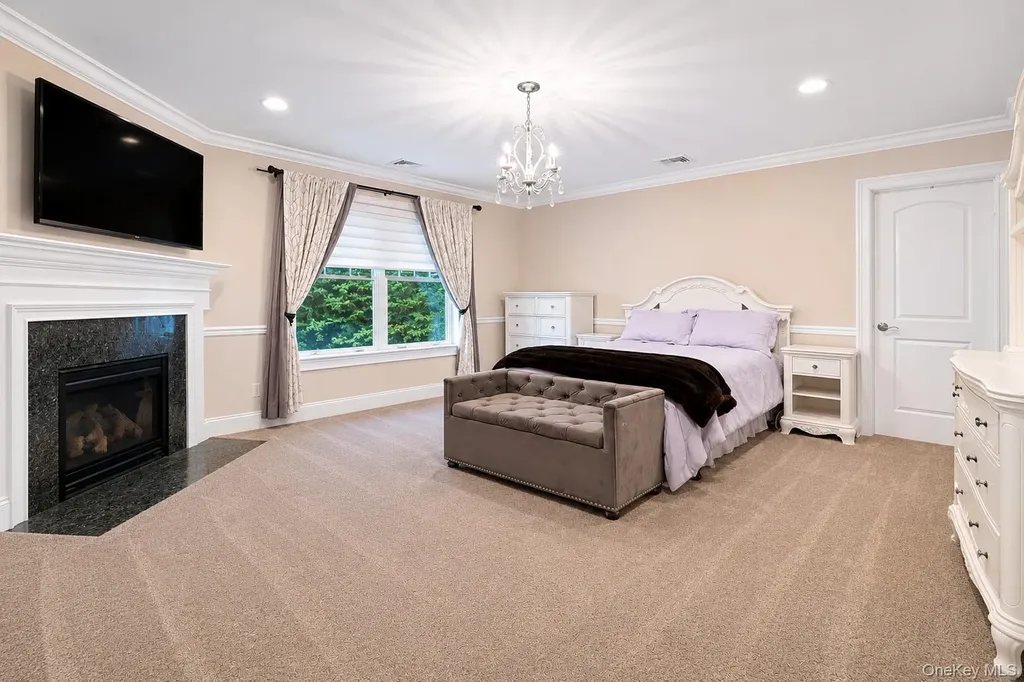 65 W Bayberry Road Islip NY 11751
