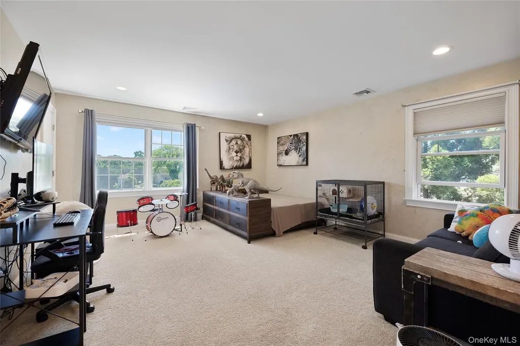 65 W Bayberry Road Islip NY 11751