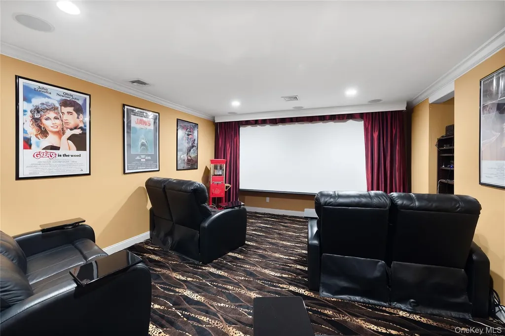 65 W Bayberry Road Islip NY 11751