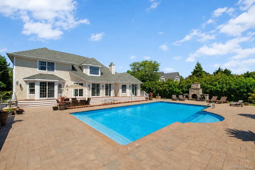 65 W Bayberry Road Islip NY 11751