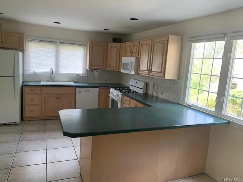 81 Woodlawn Avenue New Rochelle NY 10804