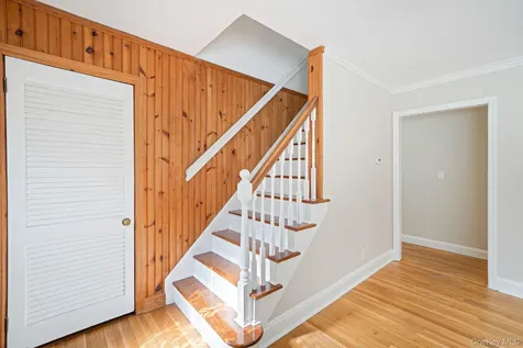 16 Valentine Road Shoreham NY 11786