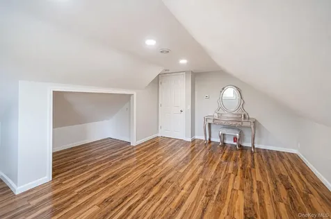 16 Valentine Road Shoreham NY 11786