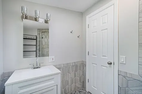 16 Valentine Road Shoreham NY 11786