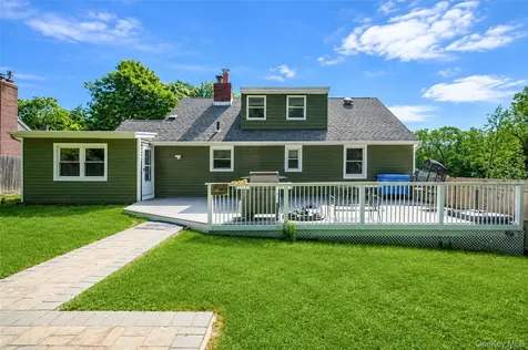 16 Valentine Road Shoreham NY 11786