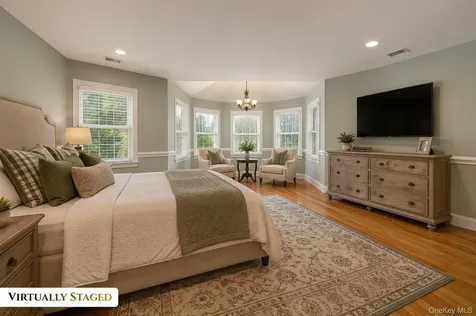 16 Crest Hollow Lane Manorville NY 11949