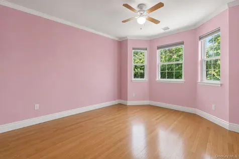 16 Crest Hollow Lane Manorville NY 11949