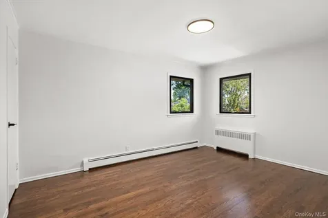 75 Melanie Lane Syosset NY 11791