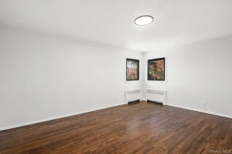 75 Melanie Lane Syosset NY 11791