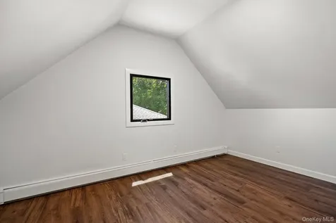 75 Melanie Lane Syosset NY 11791