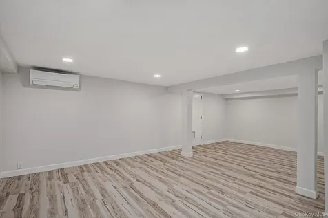 75 Melanie Lane Syosset NY 11791