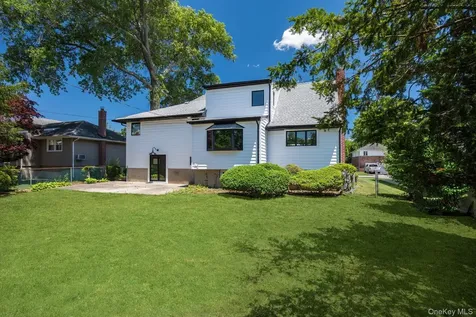 75 Melanie Lane Syosset NY 11791